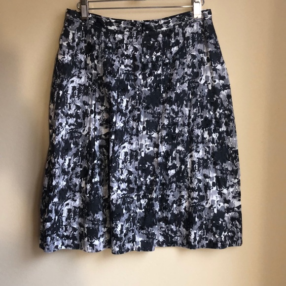 NY&Co Pleated A Line Knee Length Skirt - Picture 2 of 7